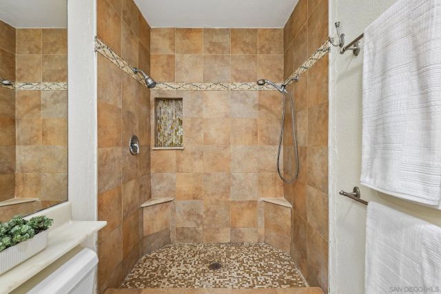 8869 Menkar Rd, San Diego, CA 92126