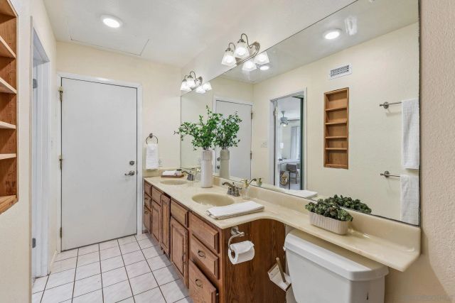 8869 Menkar Rd, San Diego, CA 92126