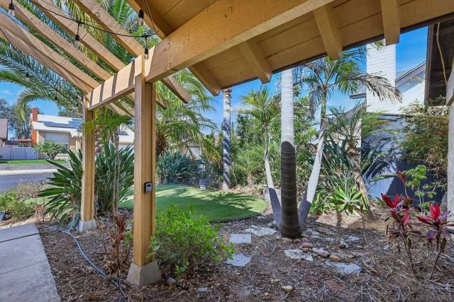 8869 Menkar Rd, San Diego, CA 92126