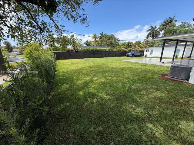 596 Ragan Dr, Miami Springs, FL 33166