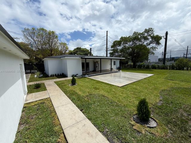 596 Ragan Dr, Miami Springs, FL 33166