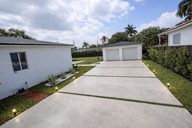 596 Ragan Dr, Miami Springs, FL 33166