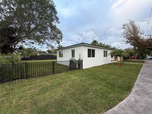 596 Ragan Dr, Miami Springs, FL 33166