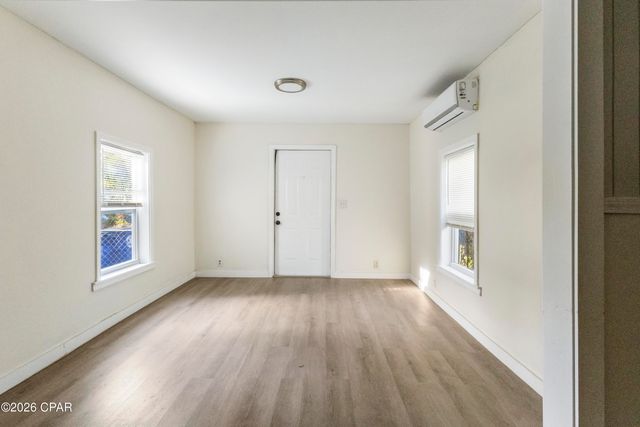 2722 E 6th Street, Panama City, FL 32401