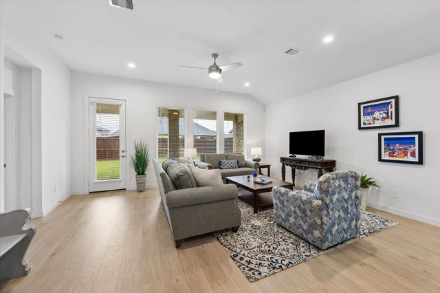 2307 Cool Greens Street, Richmond, TX 77406