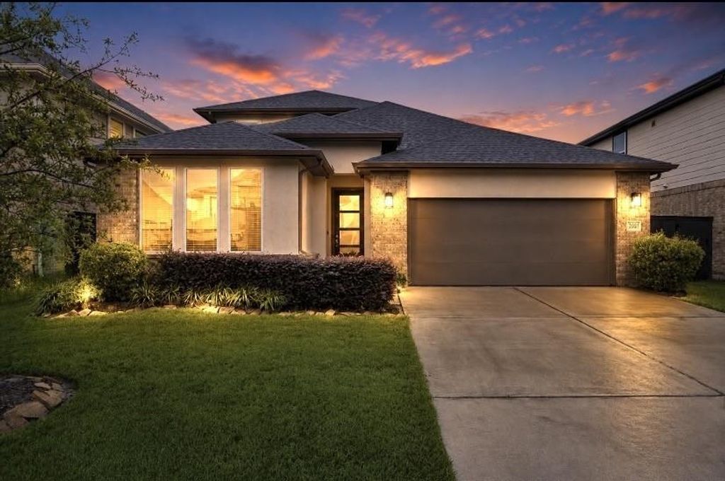 2307 Cool Greens Street, Richmond, TX 77406