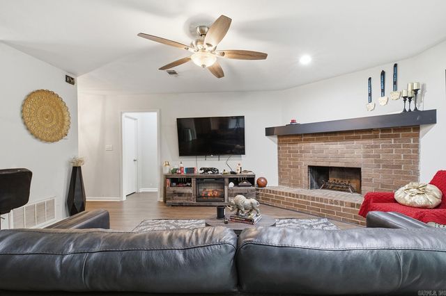 19 Creekridge Circle, Sherwood, AR 72120