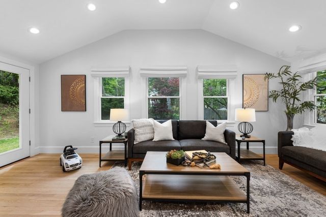 127 Prospect St, Wellesley, MA 02481