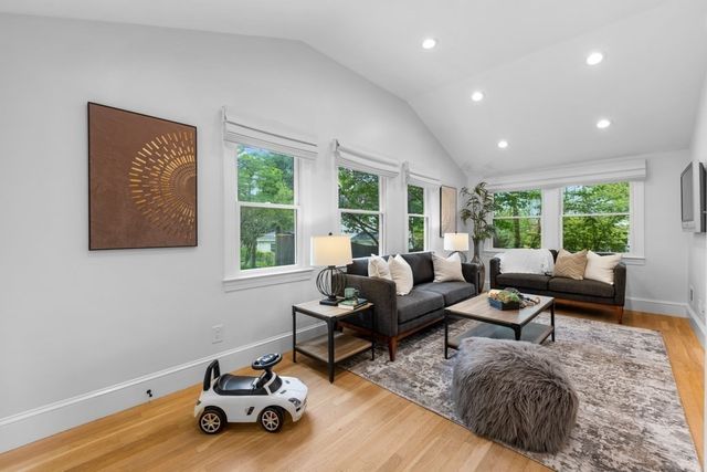 127 Prospect St, Wellesley, MA 02481