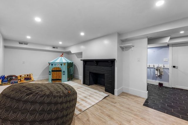 127 Prospect St, Wellesley, MA 02481