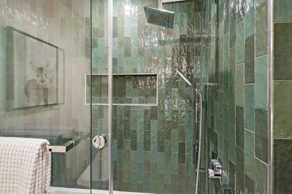 Image 21 of property listing at 1001 Shadow Brook Drive, San Jose, CA 95120
