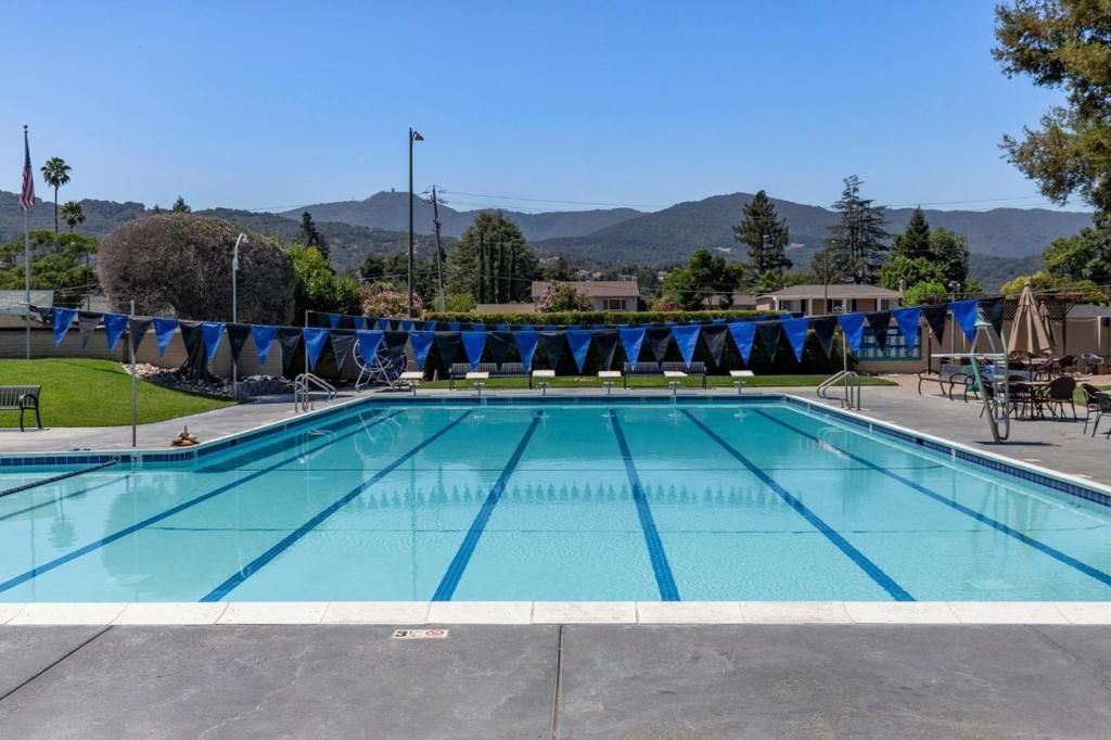 Image 36 of property listing at 1001 Shadow Brook Drive, San Jose, CA 95120