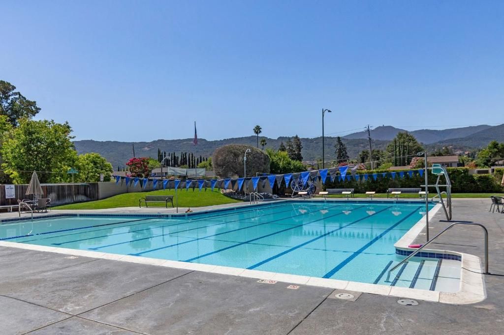 Image 38 of property listing at 1001 Shadow Brook Drive, San Jose, CA 95120
