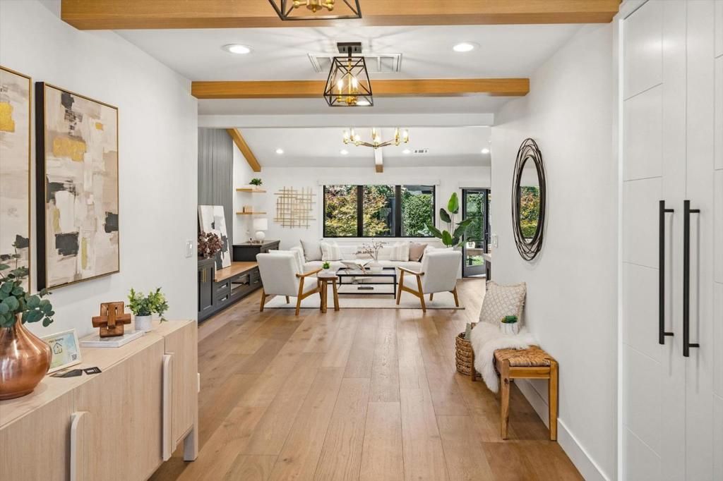 Image 4 of property listing at 1001 Shadow Brook Drive, San Jose, CA 95120