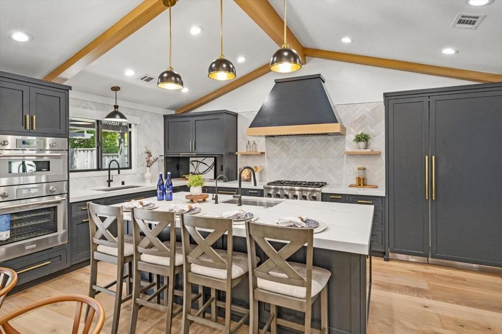 Image 9 of property listing at 1001 Shadow Brook Drive, San Jose, CA 95120