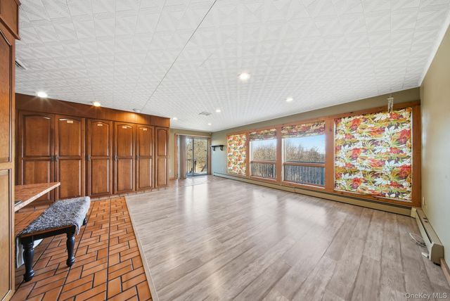 137 Highview Terrace, Bloomingburg, NY 12721