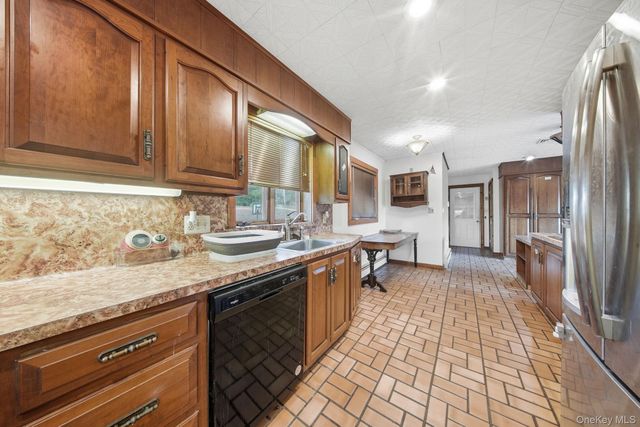 137 Highview Terrace, Bloomingburg, NY 12721