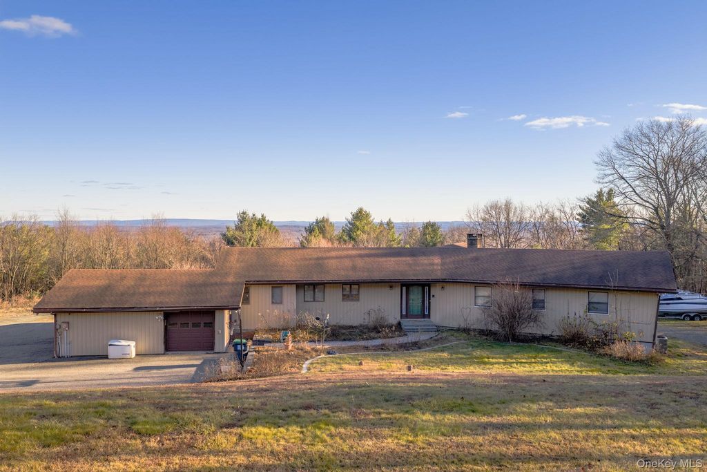 137 Highview Terrace, Bloomingburg, NY 12721