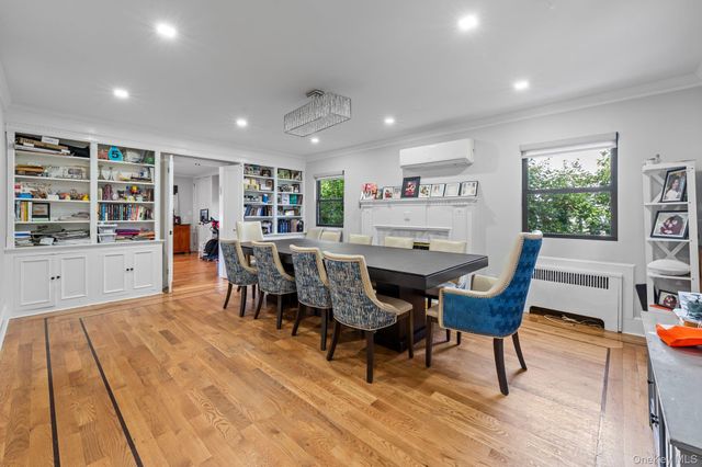 11 Brook Lane, Great Neck, NY 11023