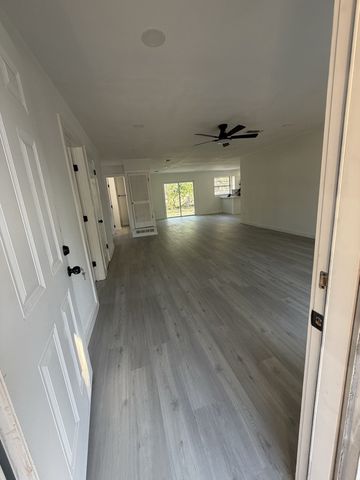 806 S Atkerson Lane, Euless, TX 76040