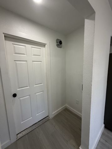 806 S Atkerson Lane, Euless, TX 76040