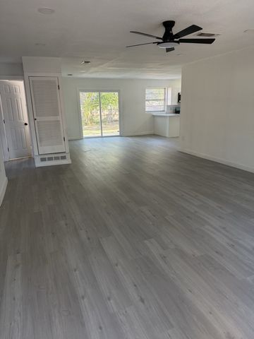 806 S Atkerson Lane, Euless, TX 76040