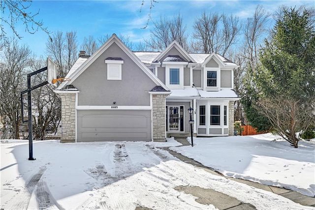 8605 W 152nd Terrace, Overland Park, KS 66223