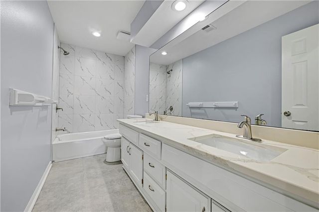 8605 W 152nd Terrace, Overland Park, KS 66223