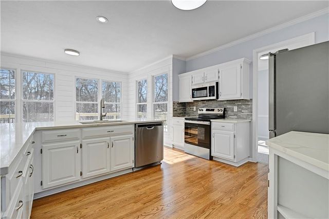 8605 W 152nd Terrace, Overland Park, KS 66223