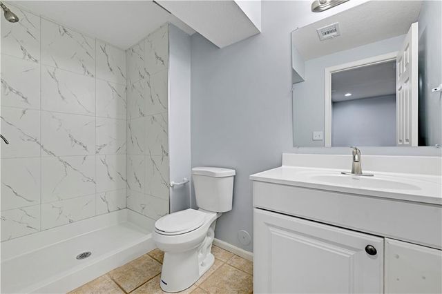 8605 W 152nd Terrace, Overland Park, KS 66223