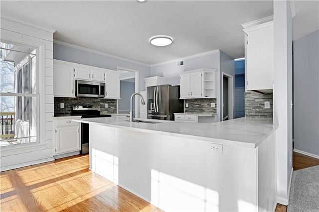 8605 W 152nd Terrace, Overland Park, KS 66223