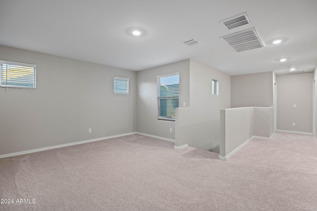 Image 21 of property listing at 3911 S 79th Lane, Phoenix, AZ 85043