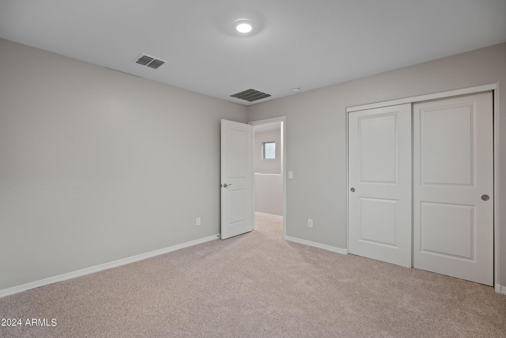 Image 29 of property listing at 3911 S 79th Lane, Phoenix, AZ 85043