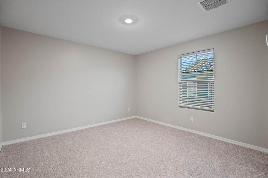 Image 30 of property listing at 3911 S 79th Lane, Phoenix, AZ 85043