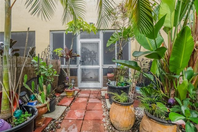 716 SW 122nd Avenue, Pembroke Pines, FL 33025