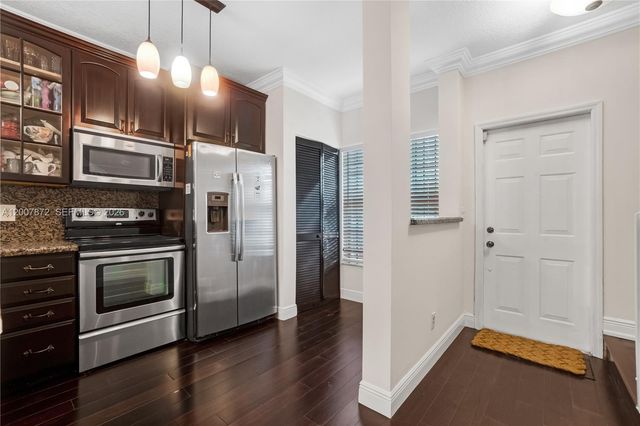 716 SW 122nd Avenue, Pembroke Pines, FL 33025
