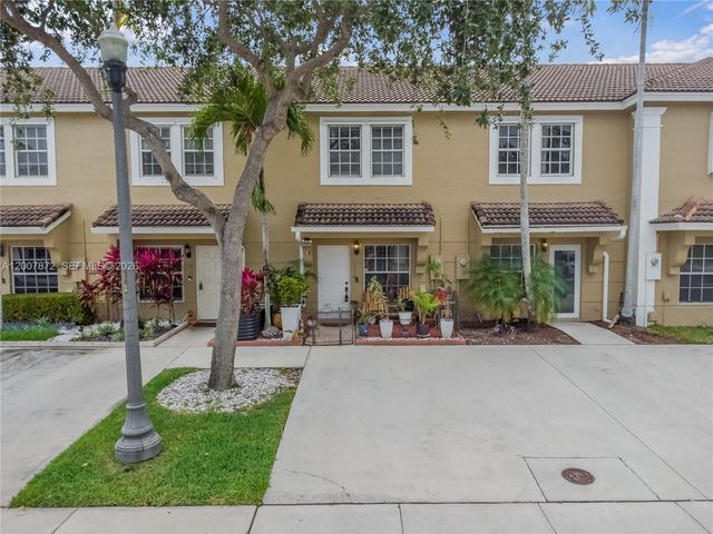 716 SW 122nd Avenue, Pembroke Pines, FL 33025