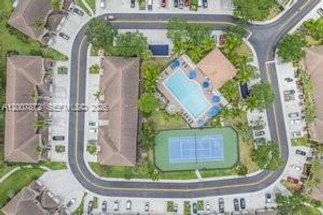 716 SW 122nd Avenue, Pembroke Pines, FL 33025