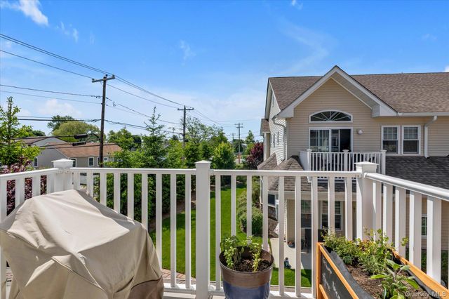 206 Anchor Court, Copiague, NY 11726