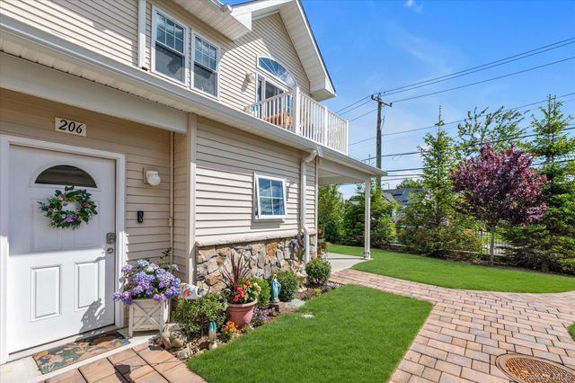 206 Anchor Court, Copiague, NY 11726