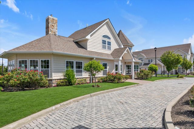 206 Anchor Court, Copiague, NY 11726