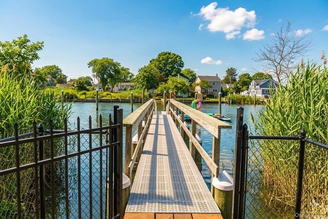 206 Anchor Court, Copiague, NY 11726