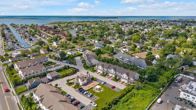 206 Anchor Court, Copiague, NY 11726