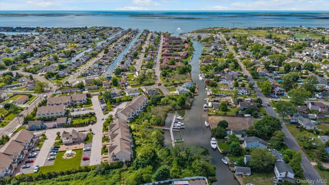 206 Anchor Court, Copiague, NY 11726