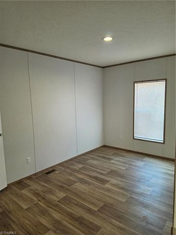 182 Briar Creek Estates, Thomasville, NC 27360