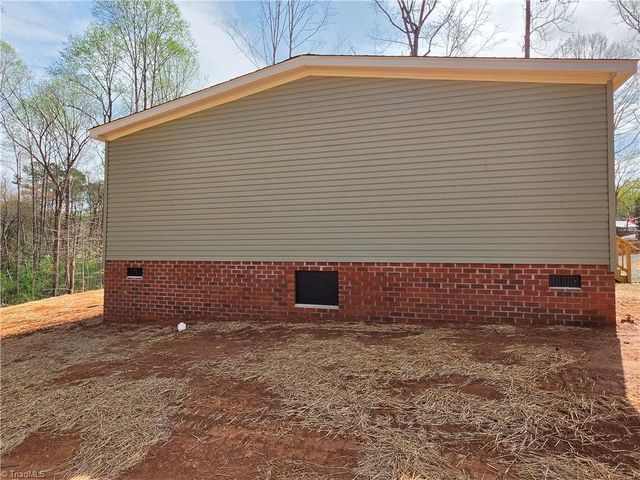 182 Briar Creek Estates, Thomasville, NC 27360