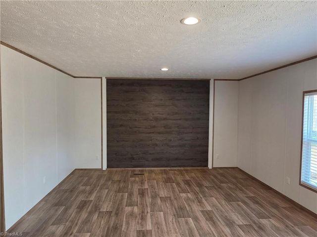 182 Briar Creek Estates, Thomasville, NC 27360