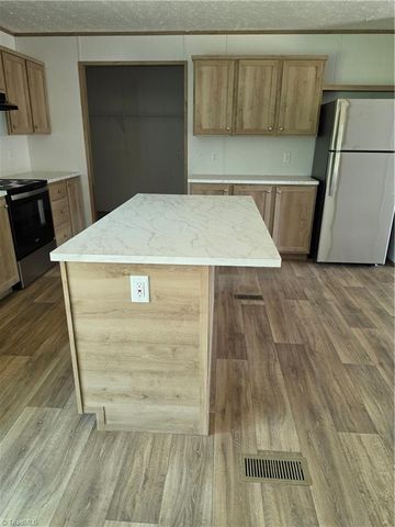 182 Briar Creek Estates, Thomasville, NC 27360