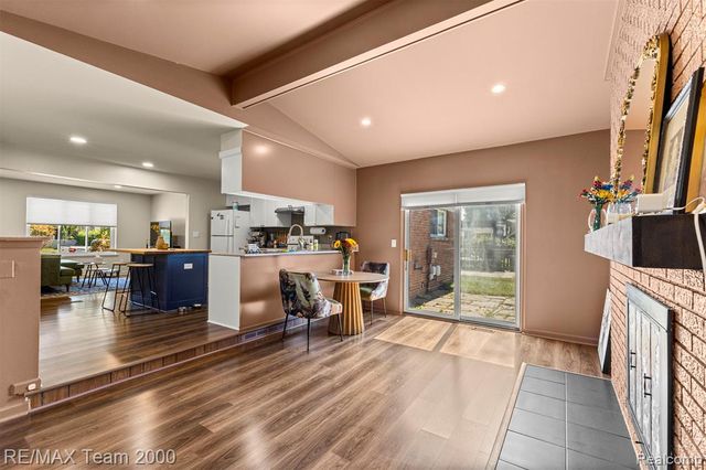 7085 London Court, Canton, MI 48187