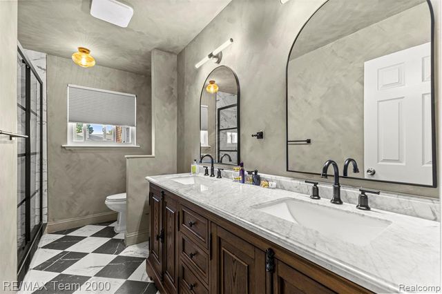 7085 London Court, Canton, MI 48187